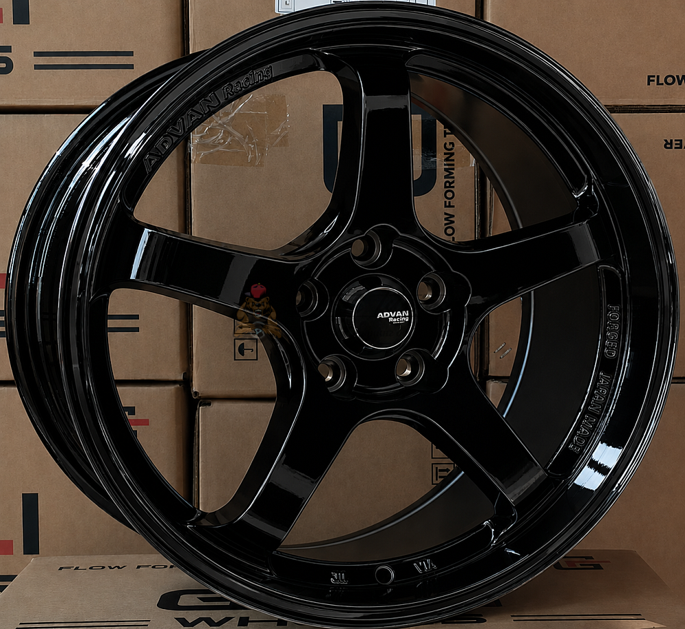 картинка Диски Advan GL165 R18 J8,5 ET35 5X112 black от магазина  StreetTuning