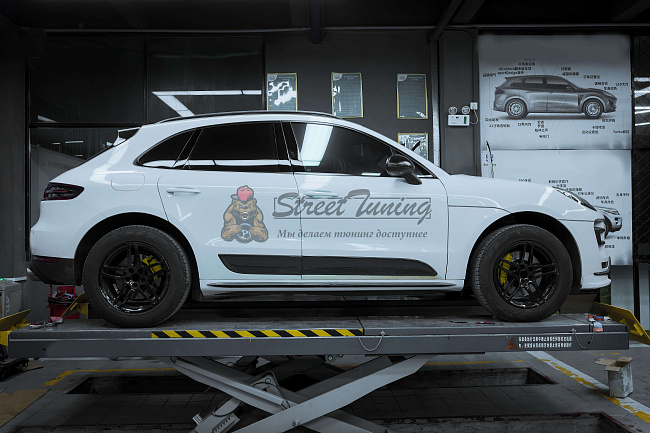 картинка Боковые юбки TechArt в сборе для Porsche Macan 95B.1/95B.2/95B.3 (2014+) магазин  StreetTuning 